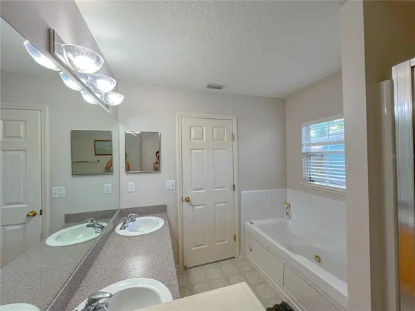 $2,375 | 6725 Southwest 83 Terrace, Gainesville, FL 32608