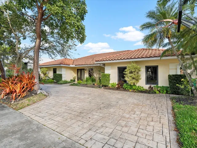 $11,500 | 21151 Northeast 22nd Court, Miami, FL 33180