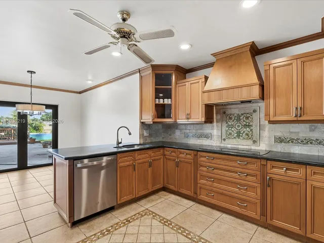 $11,500 | 21151 Northeast 22nd Court, Miami, FL 33180