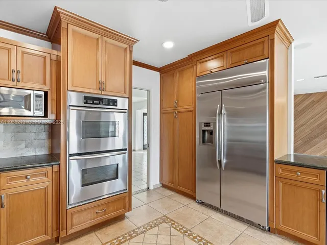 $11,500 | 21151 Northeast 22nd Court, Miami, FL 33180