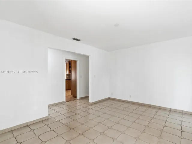 $11,500 | 21151 Northeast 22nd Court, Miami, FL 33180