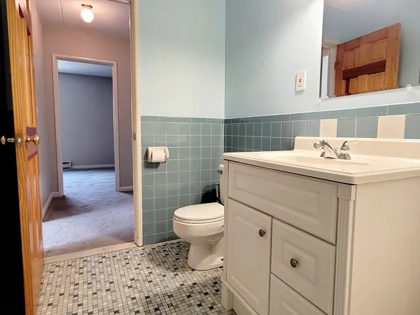 $1,975 | 49 Windsor Drive, Unit 201, Holliston, MA 01746