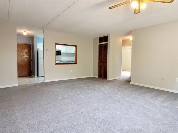$1,975 | 49 Windsor Drive, Unit 201, Holliston, MA 01746