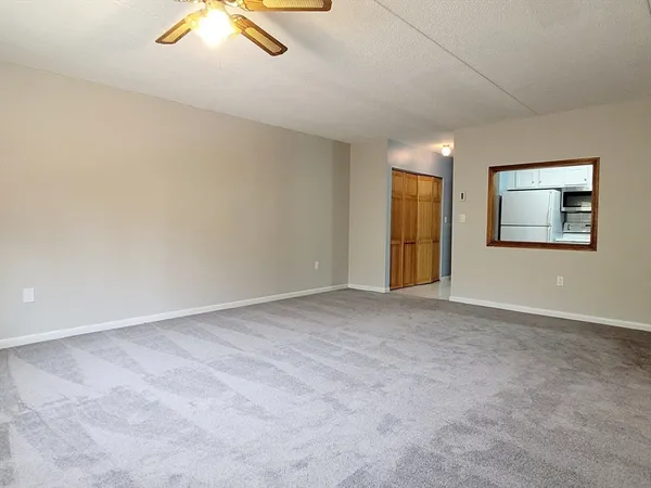 $1,975 | 49 Windsor Drive, Unit 201, Holliston, MA 01746