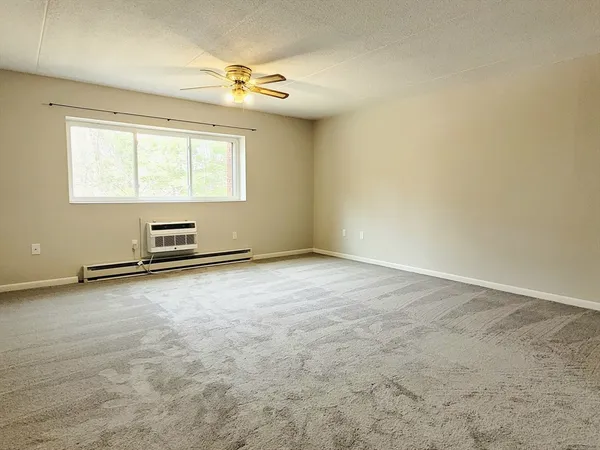 $1,975 | 49 Windsor Drive, Unit 201, Holliston, MA 01746