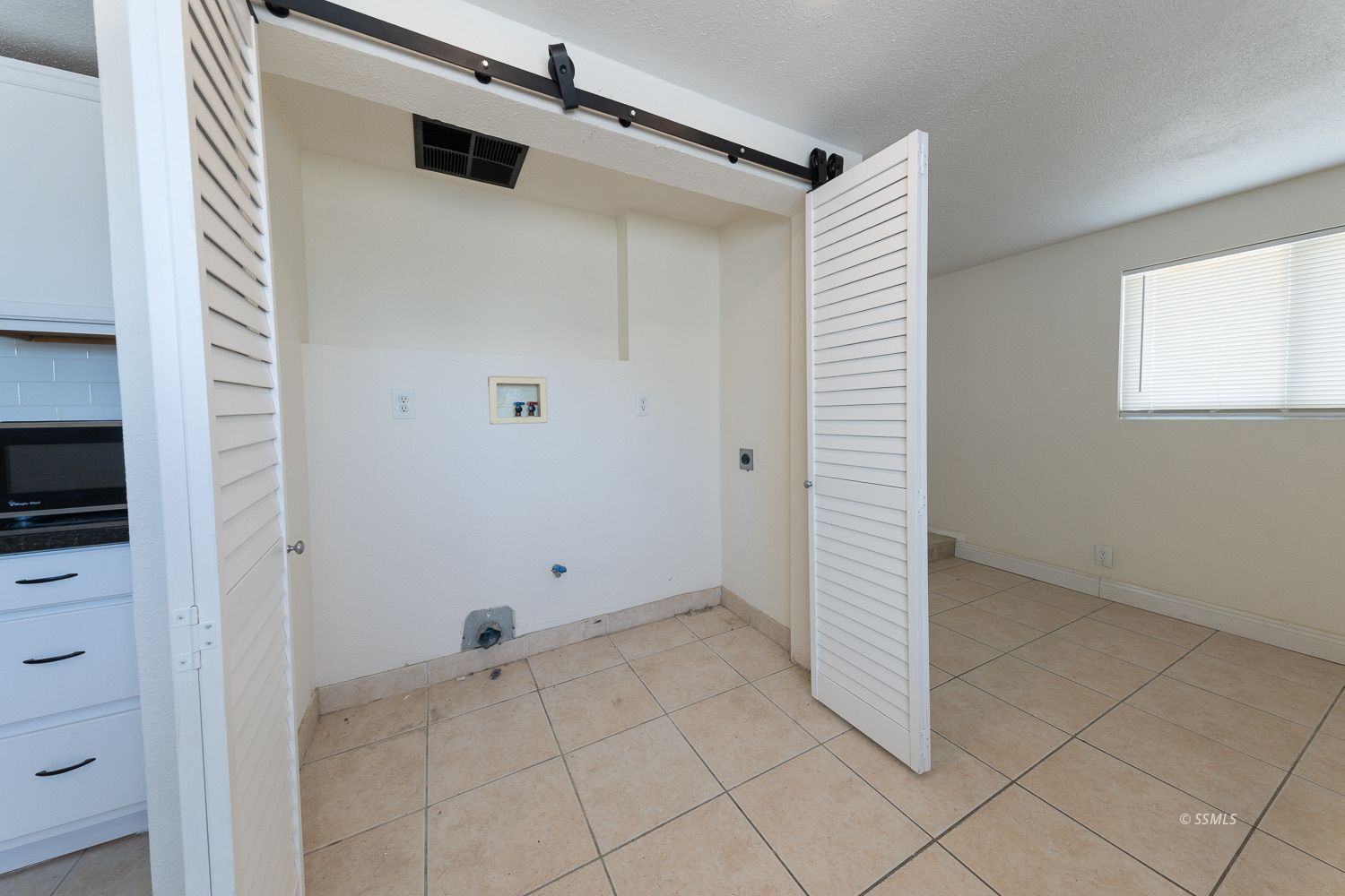 320 North Helena Street Ridgecrest, CA 93555 - Photo 16 of 39