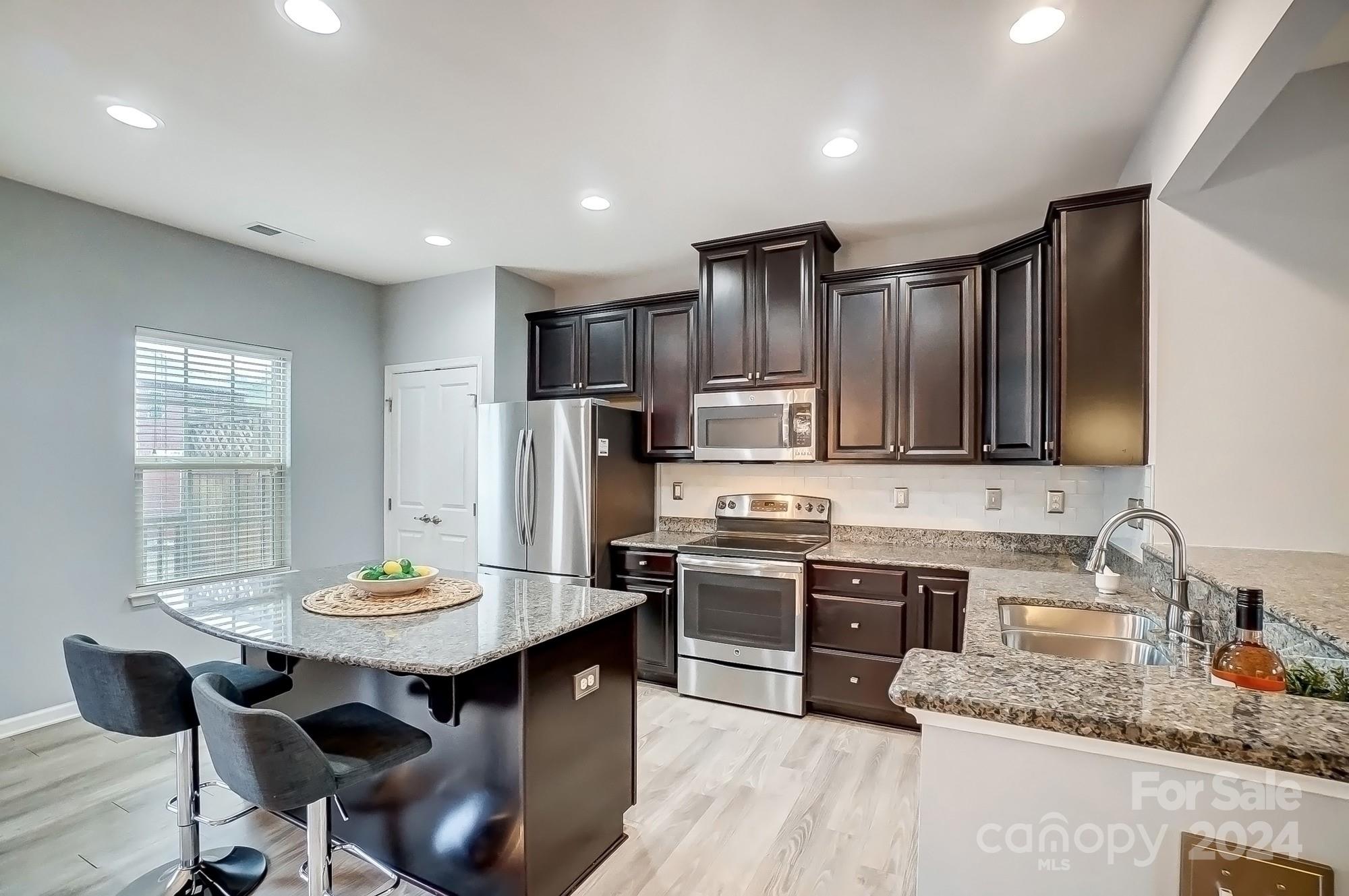 2112 Arbor Loop Drive Charlotte, NC 28217 - Photo 2 of 29