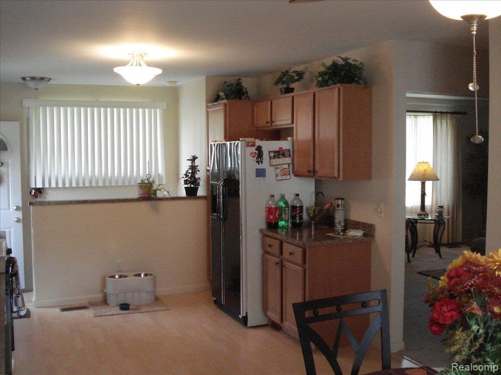 47555 Pinecrest Drive Utica, MI 48317 - Photo 5 of 8 DSC09089