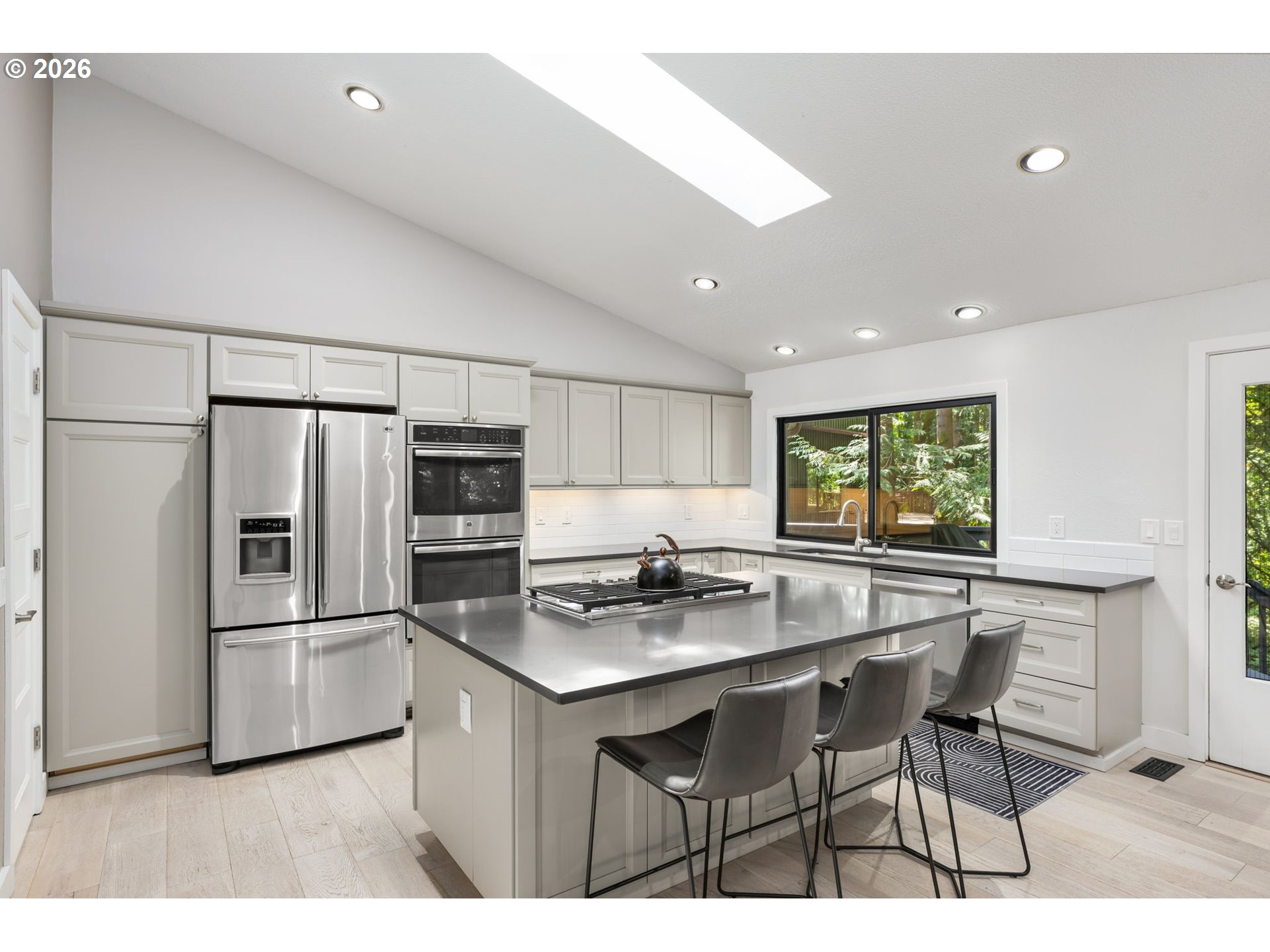 5833 Southwest Lane Court Portland, OR 97221 - Photo 17 of 47