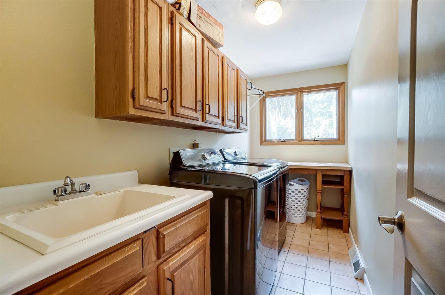 6570 Springdale Road Cincinnati, OH 45247 - Photo 15 of 50