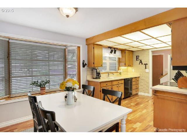 18365 Southwest Butternut Street Beaverton, OR 97078 - Photo 5 of 16 Gallery Image 5