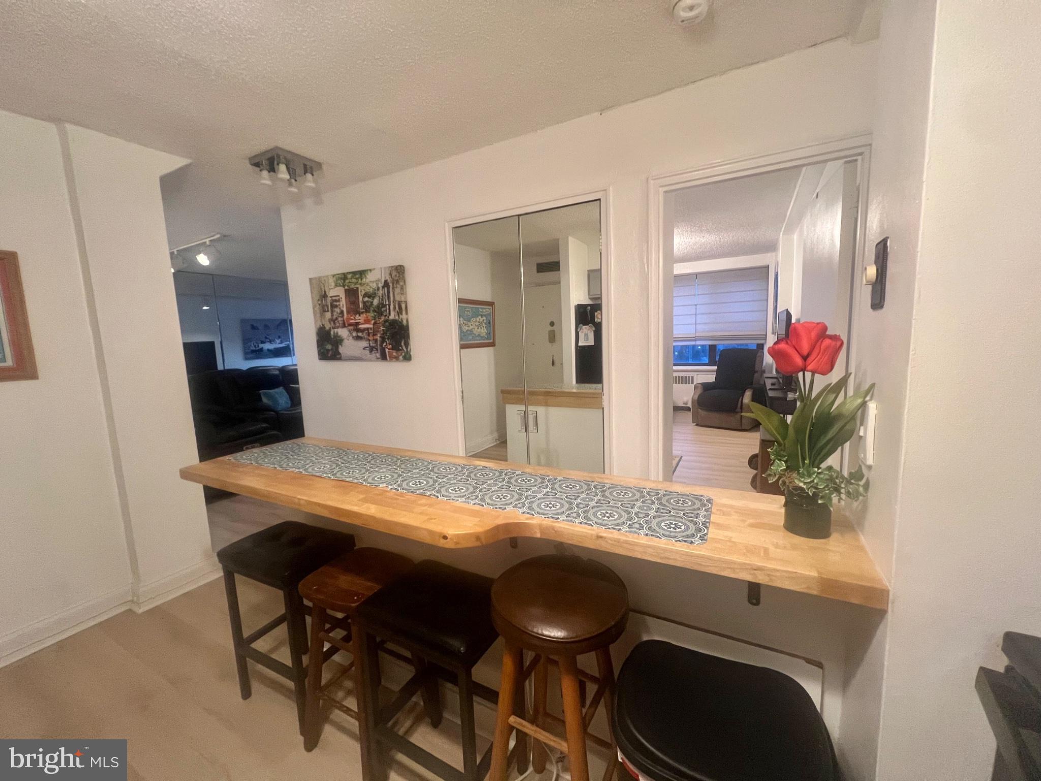 101 South Raleigh Avenue Atlantic City, NJ 08401 - Photo 7 of 24 a dining room with furniture and window