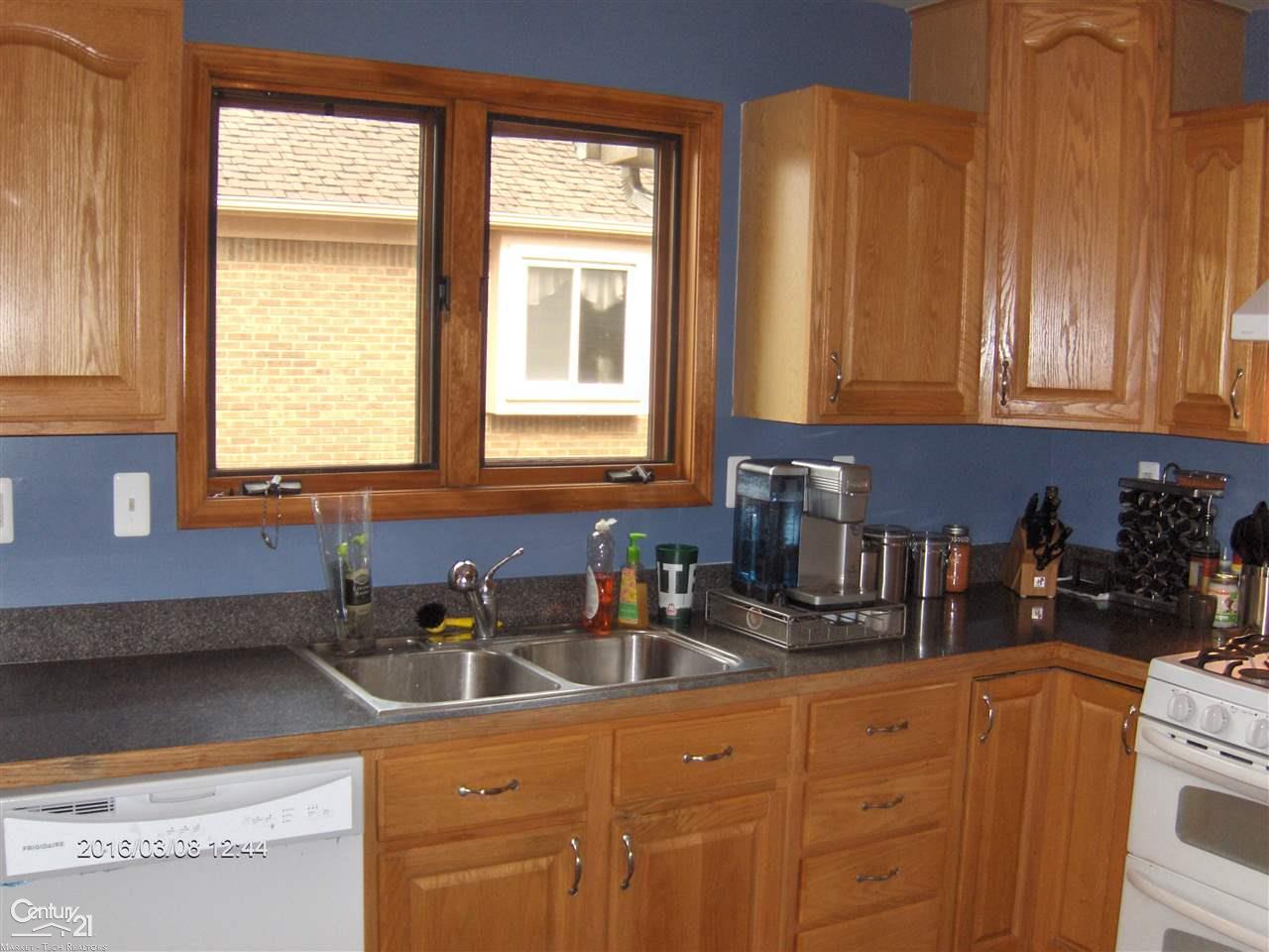 51441 Baker Road New Baltimore, MI 48047 - Photo 12 of 37 Kitchen