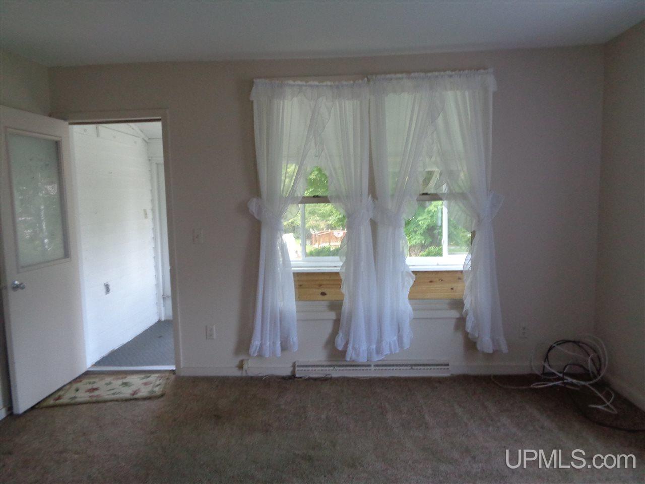 3 Oak Street L'Anse, MI 49946 - Photo 6 of 12
