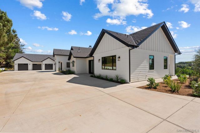 $2,999,000 | 5120 Creek Oak Drive, Fallbrook, CA 92028