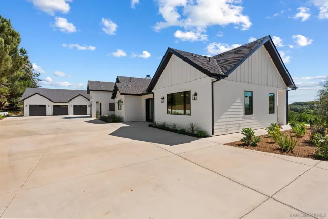 $2,999,000 | 5120 Creek Oak Drive, Fallbrook, CA 92028