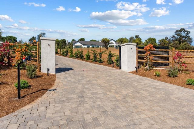 $2,999,000 | 5120 Creek Oak Drive, Fallbrook, CA 92028