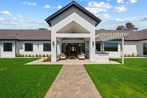 $2,999,000 | 5120 Creek Oak Drive, Fallbrook, CA 92028