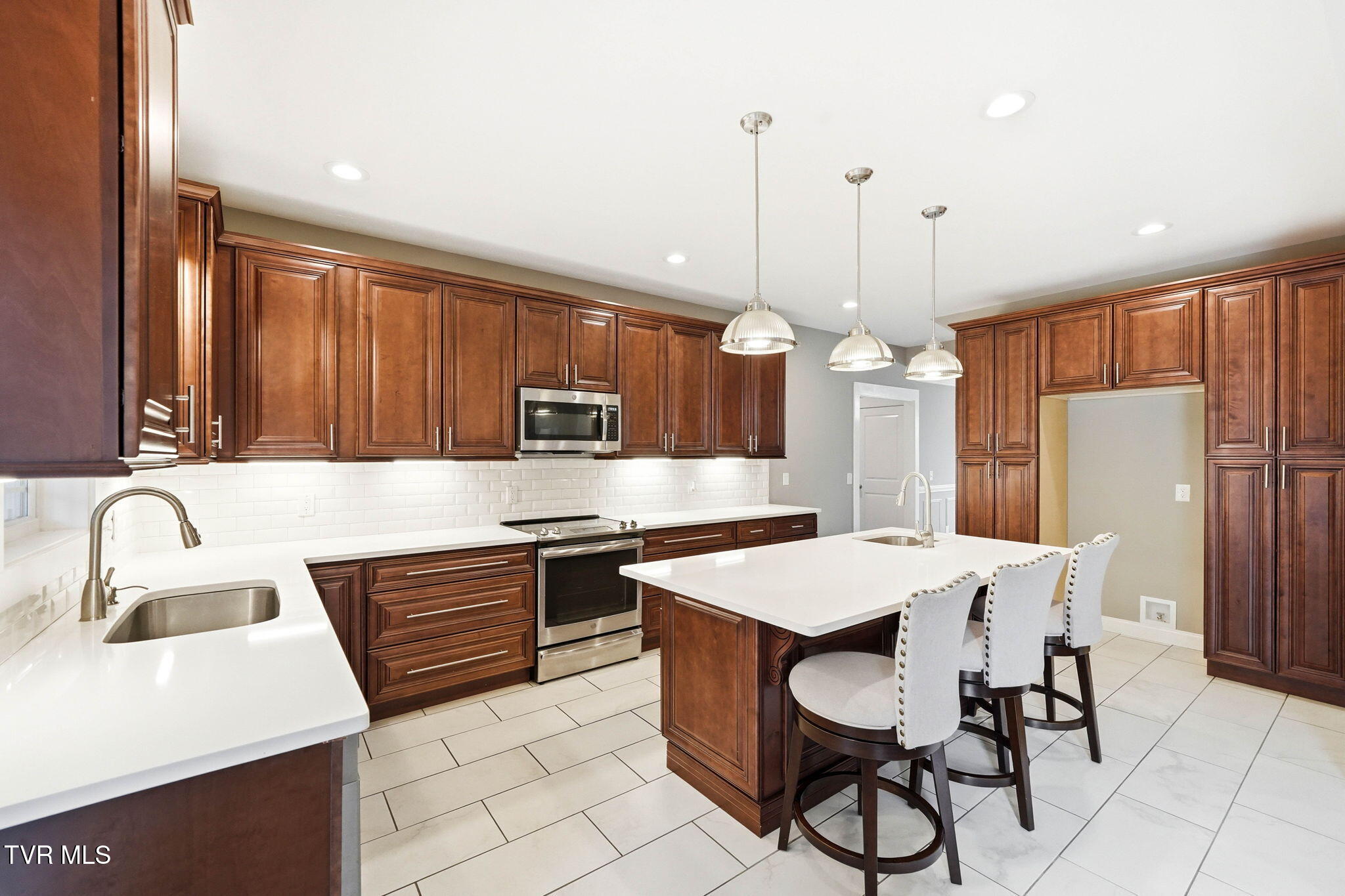 3901 Leaf Point Kingsport, TN 37663 - Photo 11 of 65 3901 Leaf Point