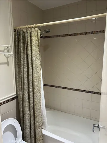 $499,990 | 25761 Le Parc, Unit 5, Lake Forest, CA 92630