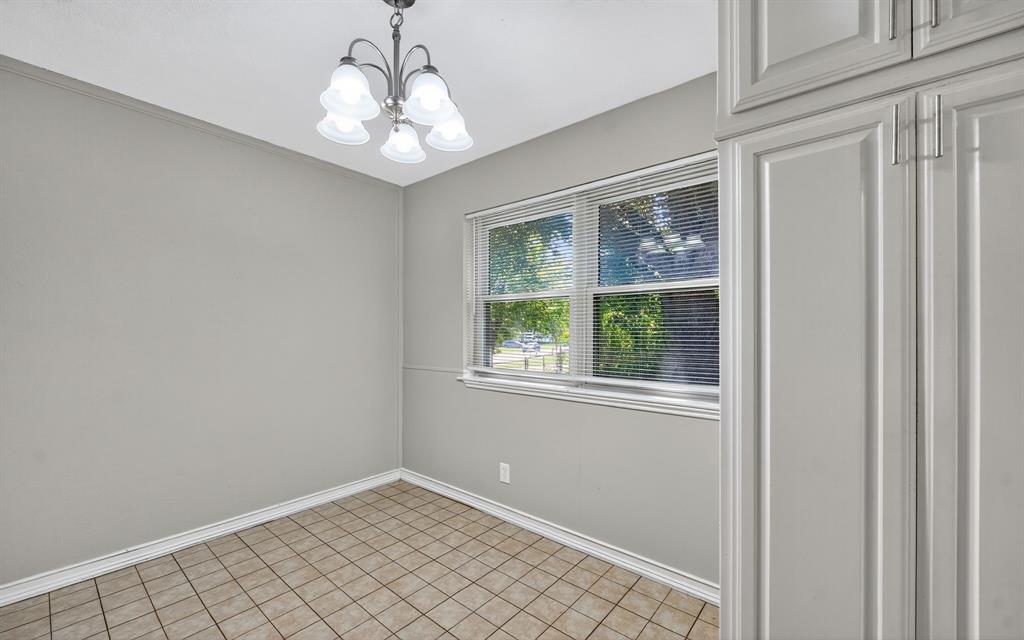 220 Short Street Burleson, TX 76028 - Photo 12 of 36