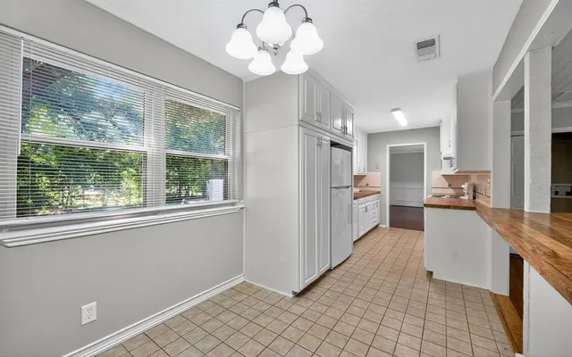 $289,900 | 220 Short Street, Burleson, TX 76028