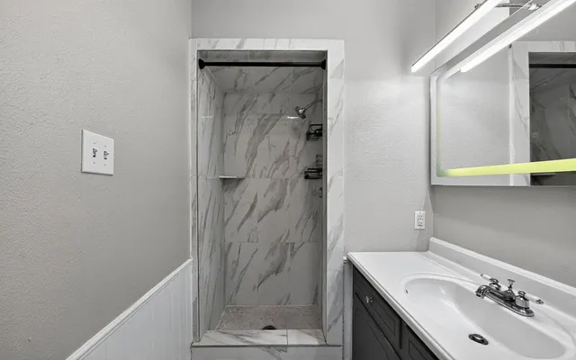 $289,900 | 220 Short Street, Burleson, TX 76028