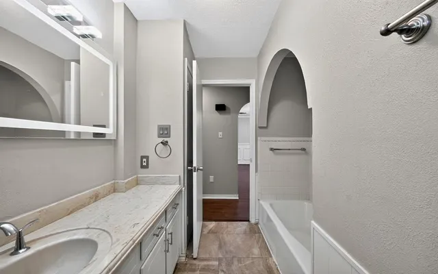 $289,900 | 220 Short Street, Burleson, TX 76028