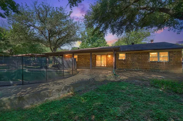 $289,900 | 220 Short Street, Burleson, TX 76028