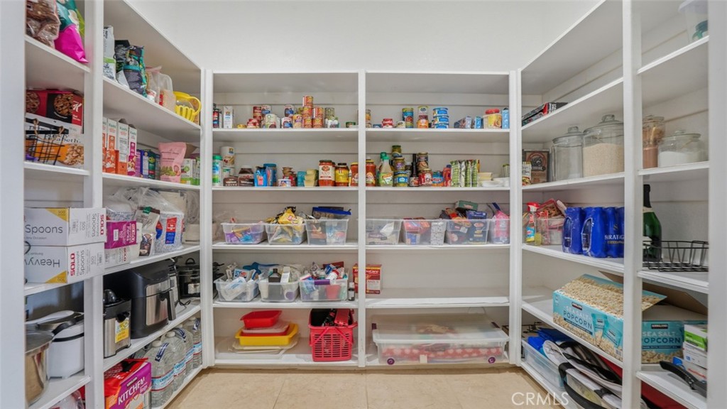 16025 Perry Heights Drive Riverside, CA 92504 - Photo 72 of 105 Walk-in Pantry