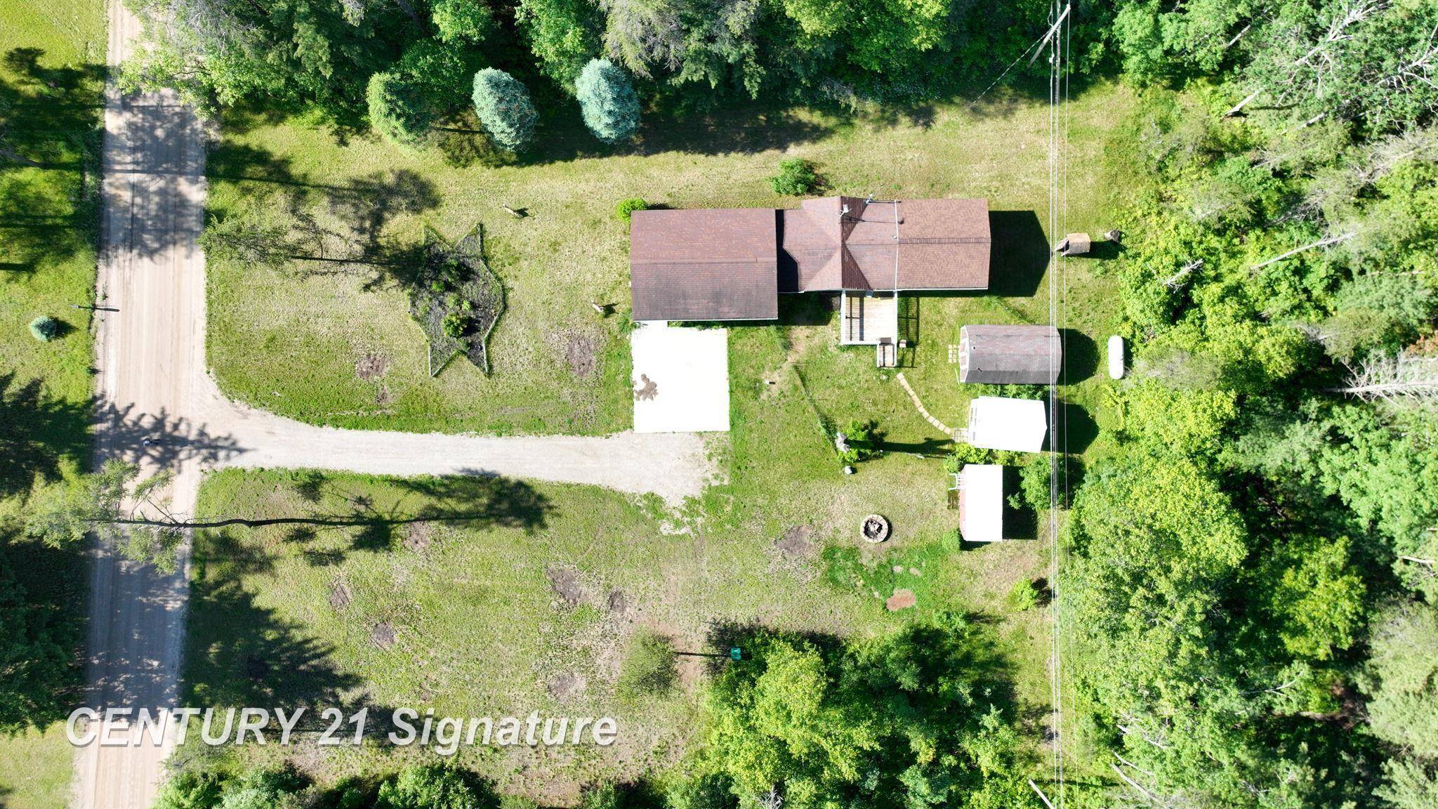 618 Eola Road Harrison, MI 48625 - Photo 18 of 46 50145146-d58dc1c3-7868-4e29-89ac-289f308da81b.JPG