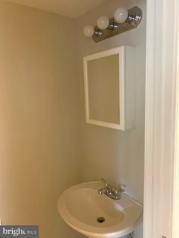 $1,950 | 6425 Continental Drive, Glen Burnie, MD 21061