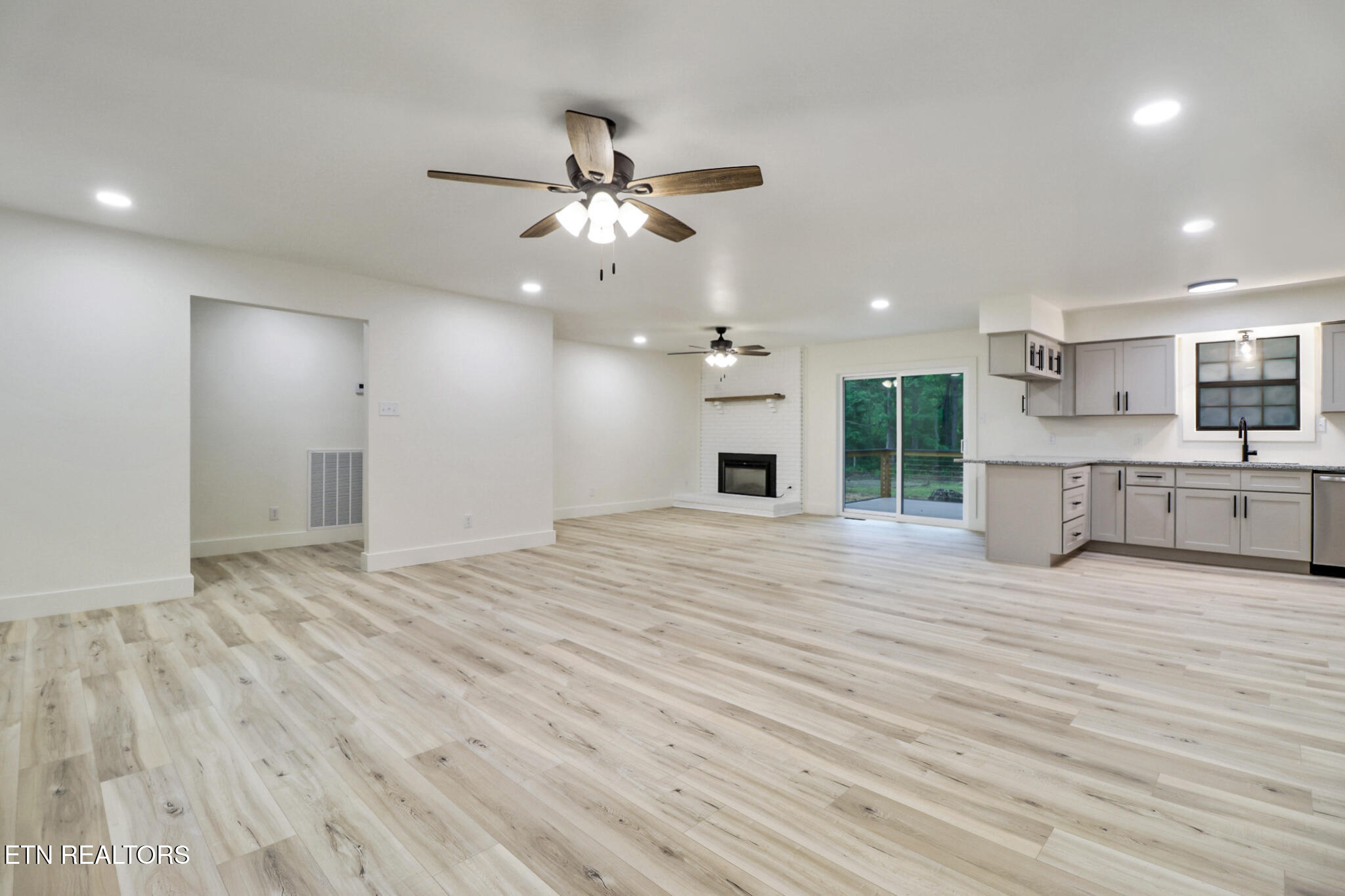 1122 North Shady Ln Loop Clarkrange, TN 38553 - Photo 11 of 38 if1a0438-if1a0442