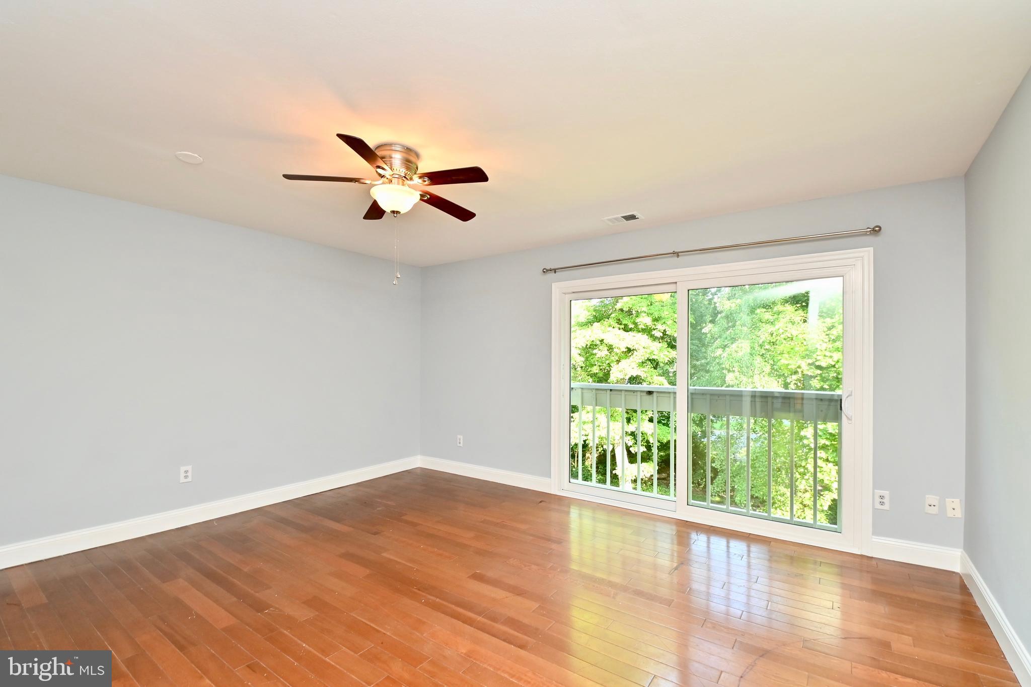 2433 Southgate Square Reston, VA 20191 - Photo 14 of 39