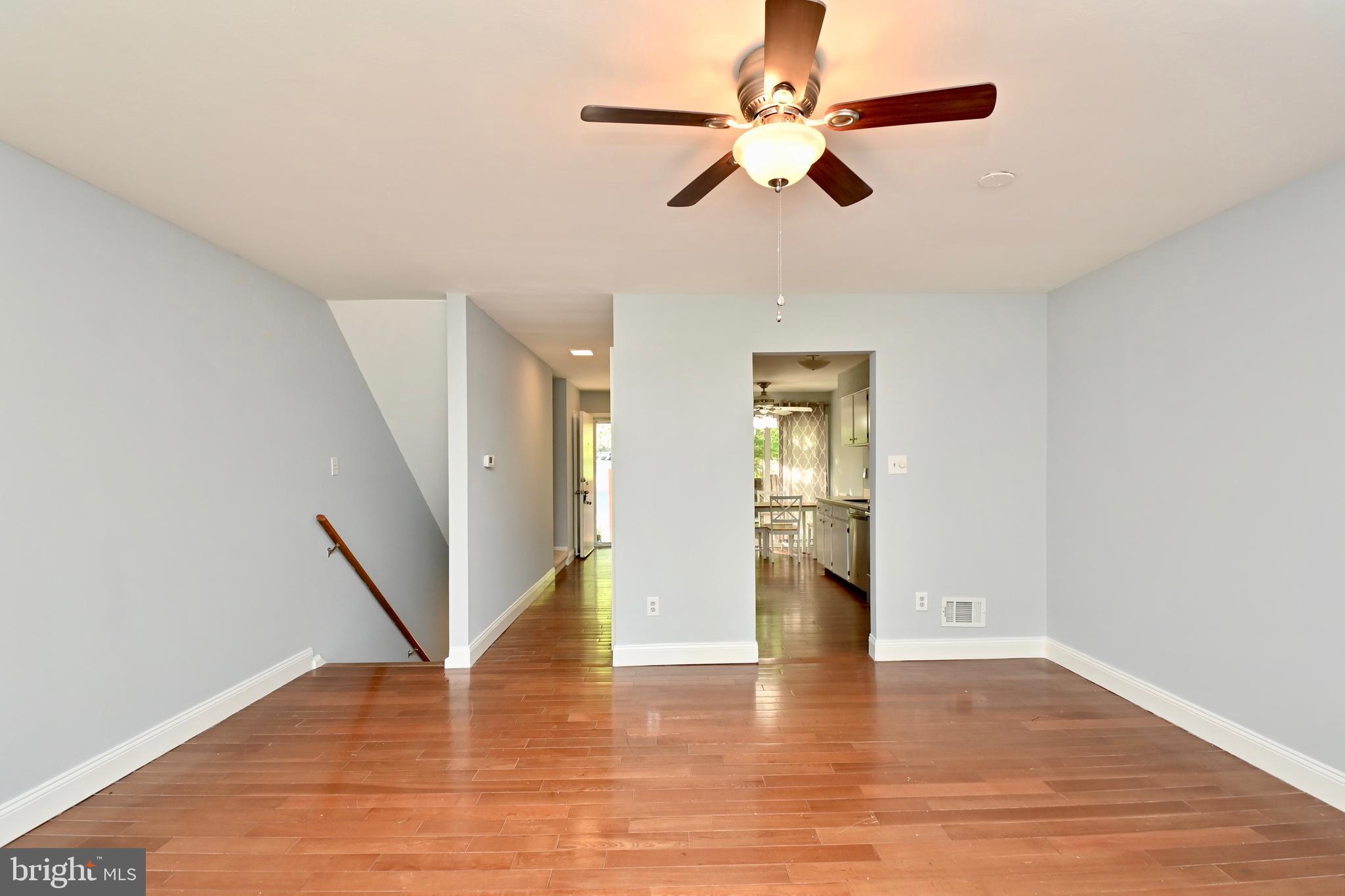 2433 Southgate Square Reston, VA 20191 - Photo 18 of 39