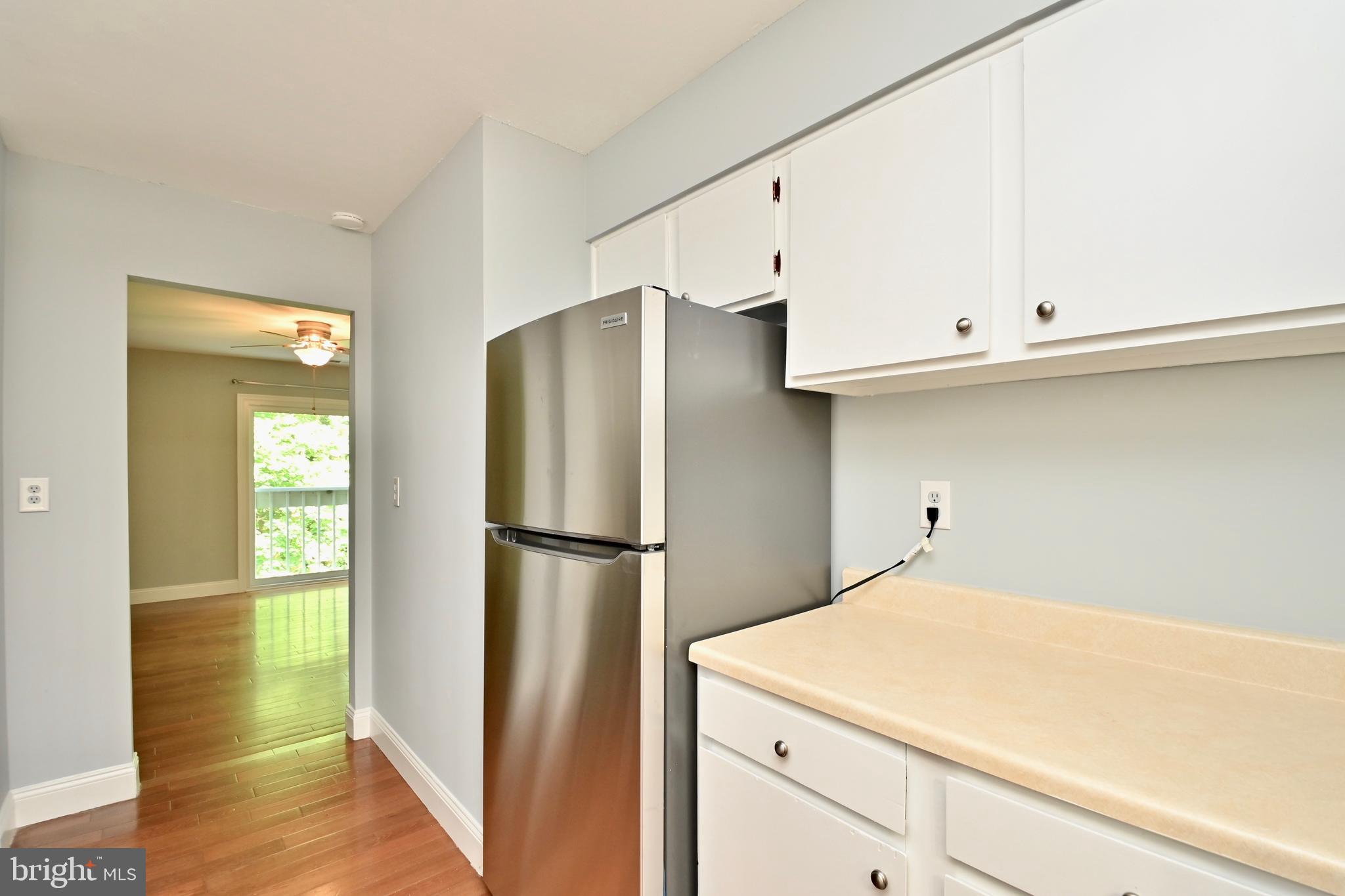 2433 Southgate Square Reston, VA 20191 - Photo 9 of 39