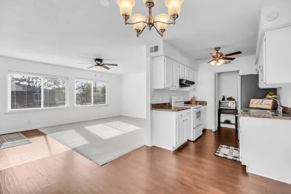 $212,900 | 250 Donna Drive, Unit 4D, Hendersonville, TN 37075