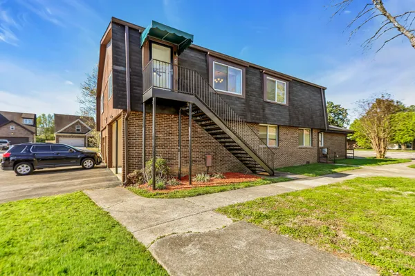 $212,900 | 250 Donna Drive, Unit 4D, Hendersonville, TN 37075