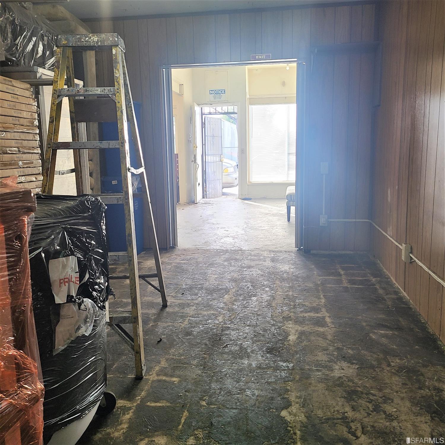 7960 MacArthur Boulevard Oakland, CA 94605 - Photo 8 of 10 a view of an entryway with wooden floor