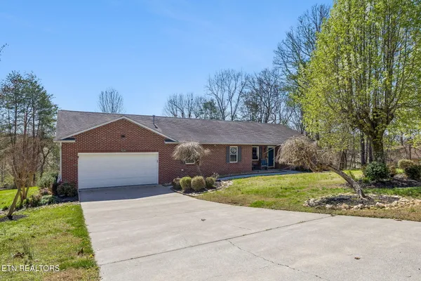 $435,000 | 124 Oakview Drive, Kingston, TN 37763