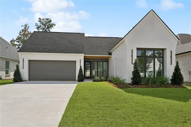 $715,000 | 4208 Cypress Point Drive, Covington, LA 70433