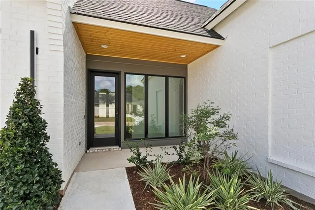 $715,000 | 4208 Cypress Point Drive, Covington, LA 70433