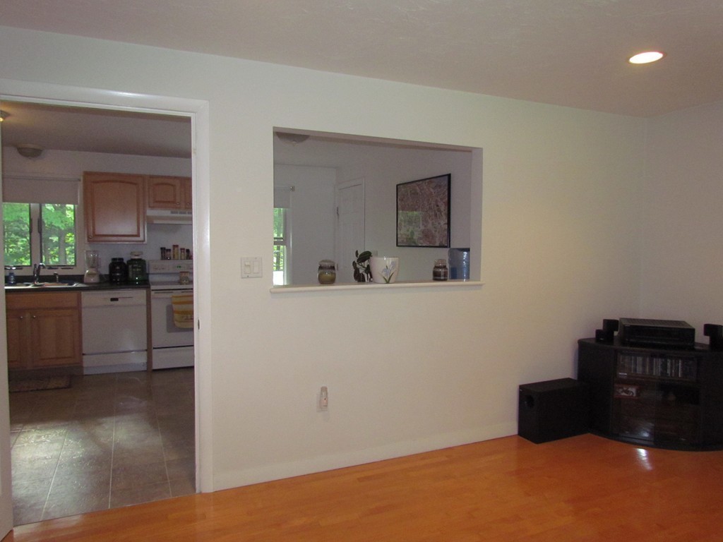 545 Townsend Harbor Road Lunenburg, MA 01462 - Photo 11 of 30