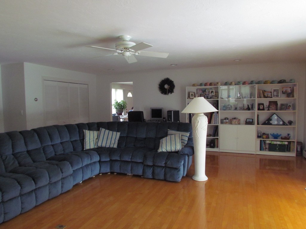 545 Townsend Harbor Road Lunenburg, MA 01462 - Photo 12 of 30