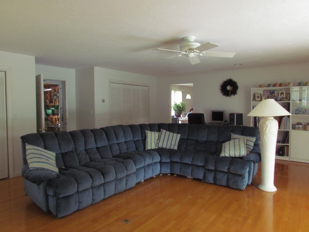 545 Townsend Harbor Road Lunenburg, MA 01462 - Photo 13 of 30