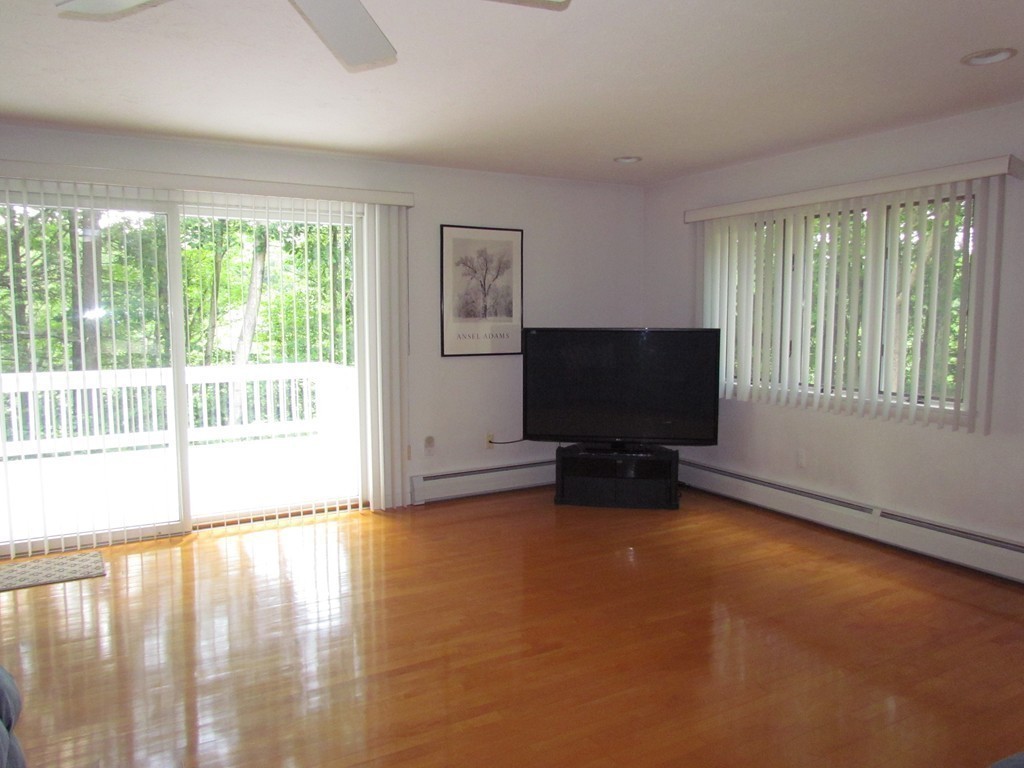 545 Townsend Harbor Road Lunenburg, MA 01462 - Photo 15 of 30
