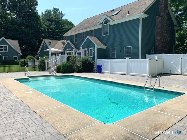 905 Baldwin Road Woodbridge, CT 06525 - Photo 2 of 10
