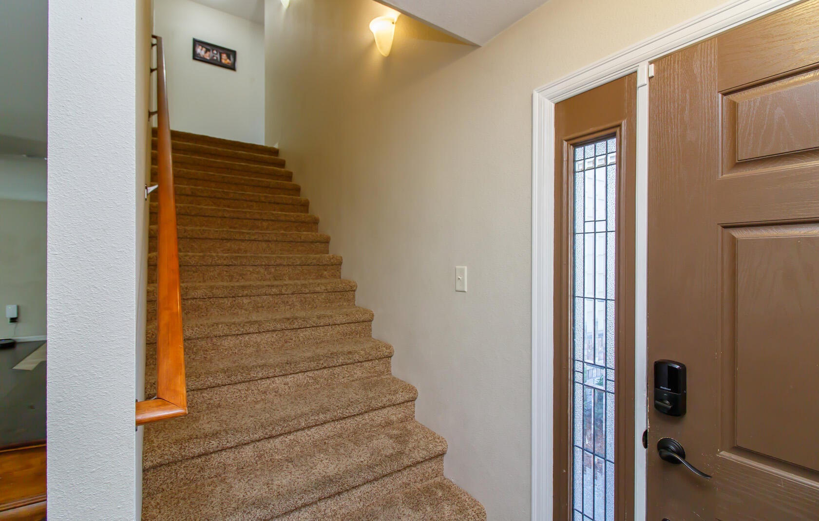 618 Spring Valley Drive Medford, OR 97501 - Photo 16 of 29 Stairway