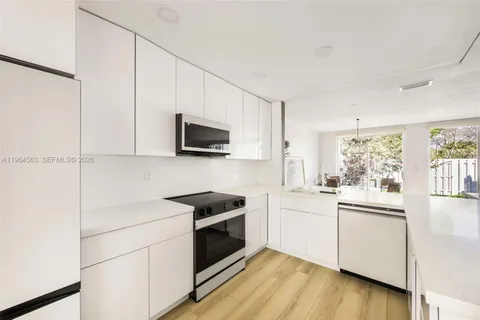 $675,000 | 10233 Northwest 52nd Lane, Doral, FL 33178