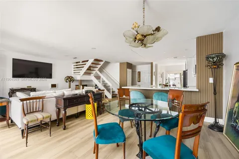 $675,000 | 10233 Northwest 52nd Lane, Doral, FL 33178